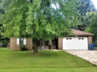 5 Meadowbrook Cir, Bentonville, AR 72712
