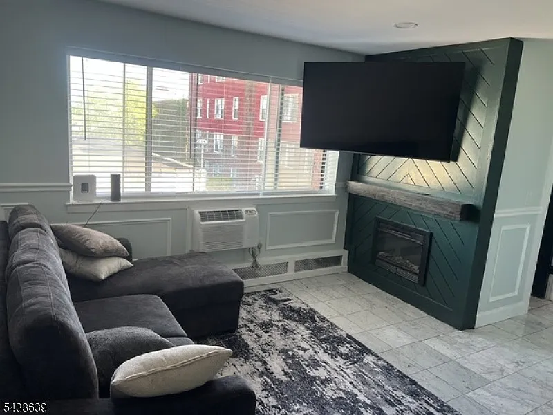 1 bed, $2,150 — Photo 4