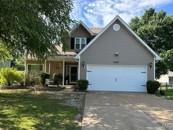 1908 Mid Summer Dr, Imperial, MO 63052