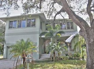 2804 W Wyoming Ave, Tampa, FL 33611