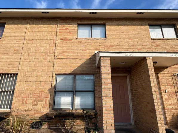1005 Castle Heights Dr, Laredo, TX 78041