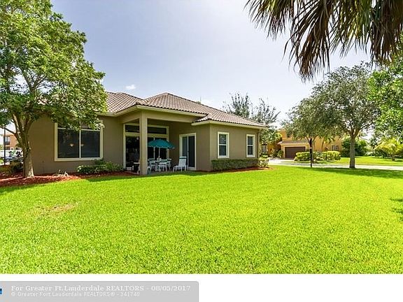 3rd image of 7613 NW 122nd Dr