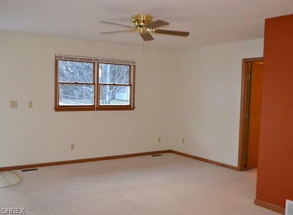 5th image of 1017 Ray Ave NE