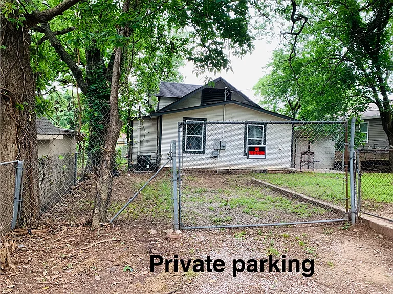 1511 W 1st St — Photo 3