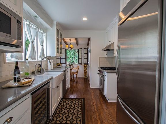4th image of 2457 N Park Blvd