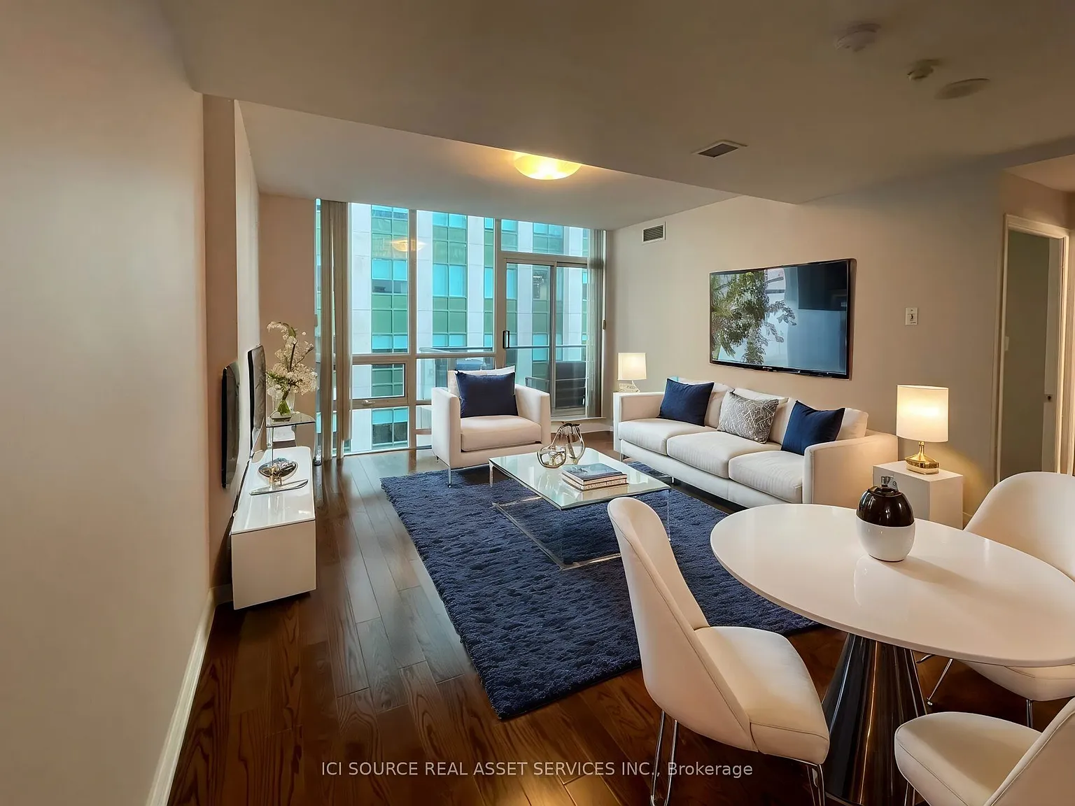 2 bed, $2,950 — Photo 1