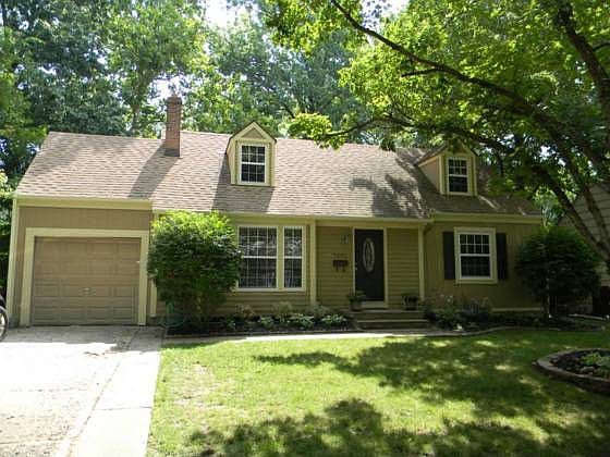 2nd image of 7251 Roe Ave