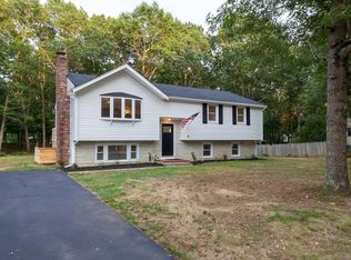 18 Montgomery Dr, Plymouth, MA 02360