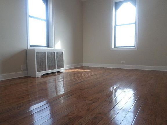 5th image of 2574 33rd St APT 6C
