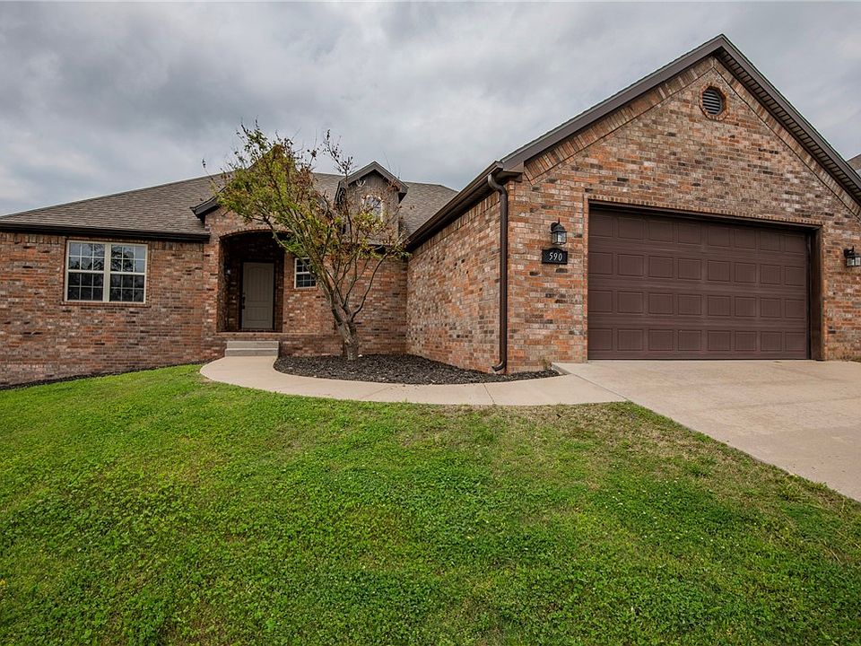 1st image of 590 Sorrento Dr