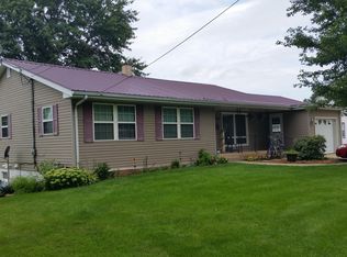 300 N Chestnut St, Edgewood, IA 52042