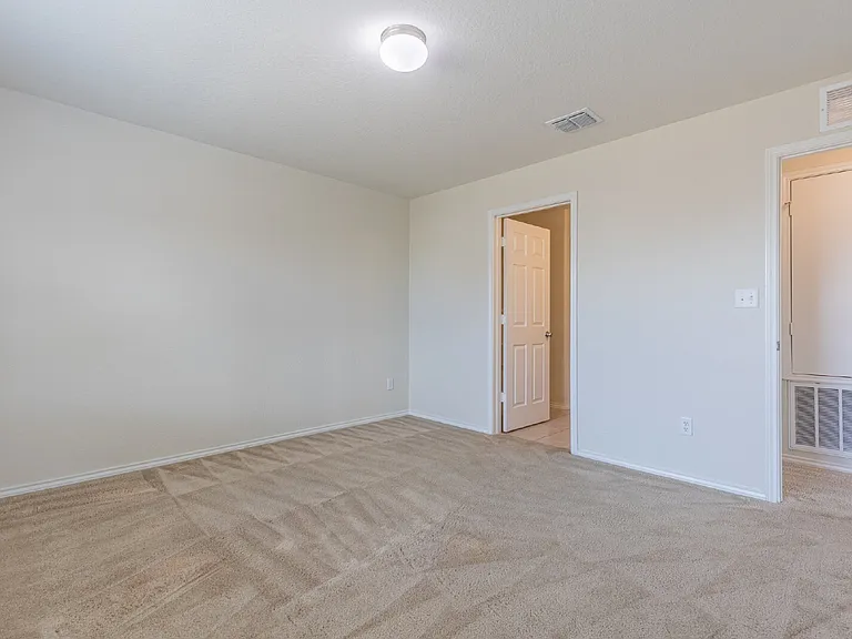 10203 Reyes Hts — Photo 19