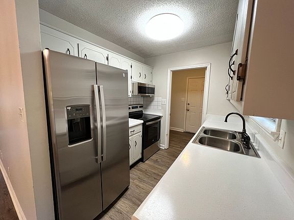 4th image of 801 Nick Dr
