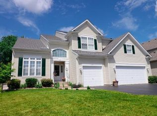 131 Glenbrook Cir, Gilberts, IL 60136