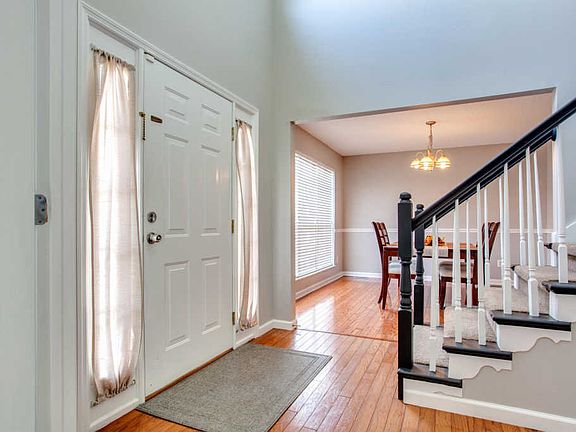 3rd image of 8866 Brucewood Ln