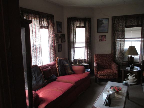 5th image of 1015 S A St