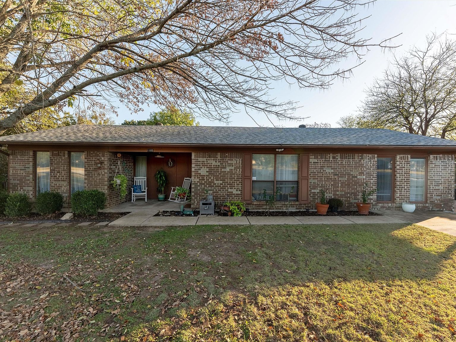 1105 Lee Ln, Azle, TX 76020 | Zillow