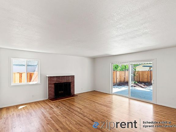 4th image of 1920 Briarwood Dr