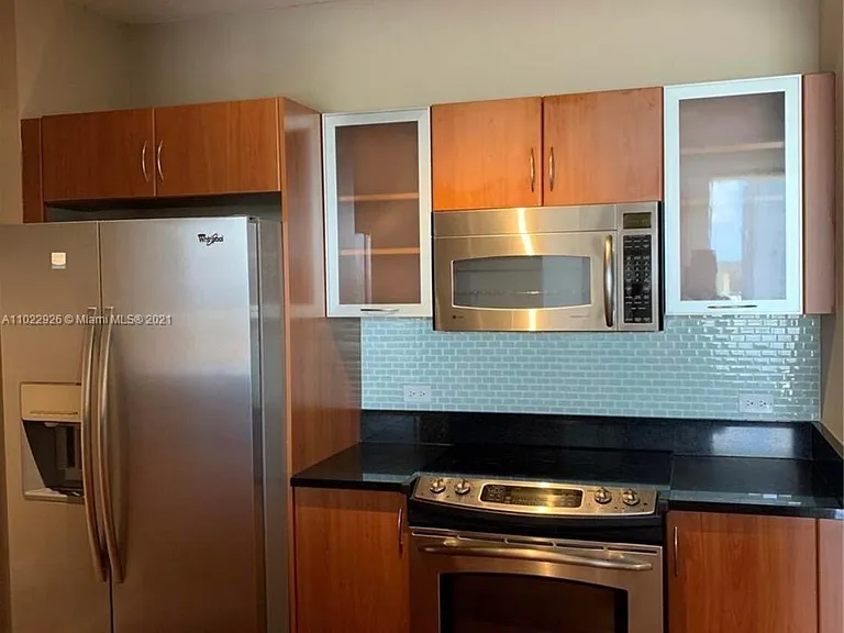 18800 NE 29th Ave #815 — Photo 8