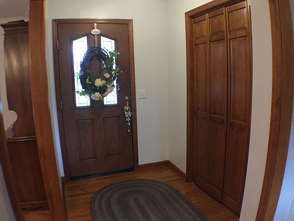 4th image of 211 Mayfield Dr