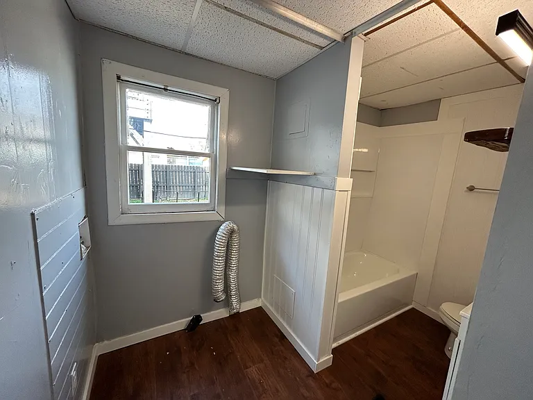 2103 W Indiana St — Photo 6