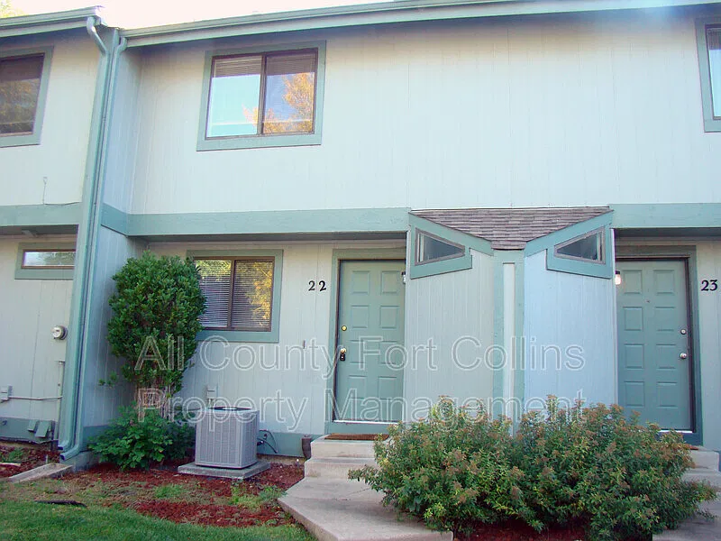 3 bed, 3.0 bath, 1340 sqft, $2,100 — Photo 1