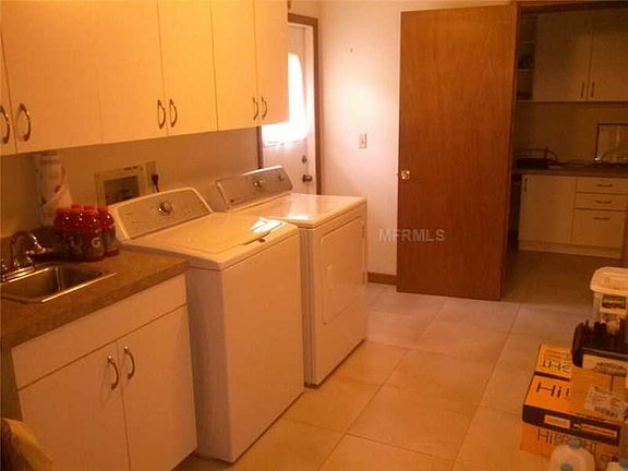 5th image of 1048 N Harbor Dr