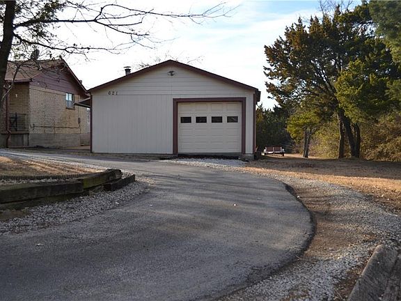 3rd image of 621 Rayburn Dr