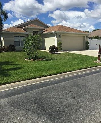 3rd image of 15578 Beachcomber Ave