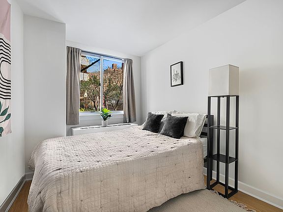 5th image of 308 E 38th St APT 3F