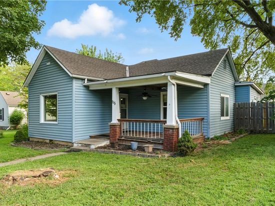 515 2nd St, Belton, MO 64012