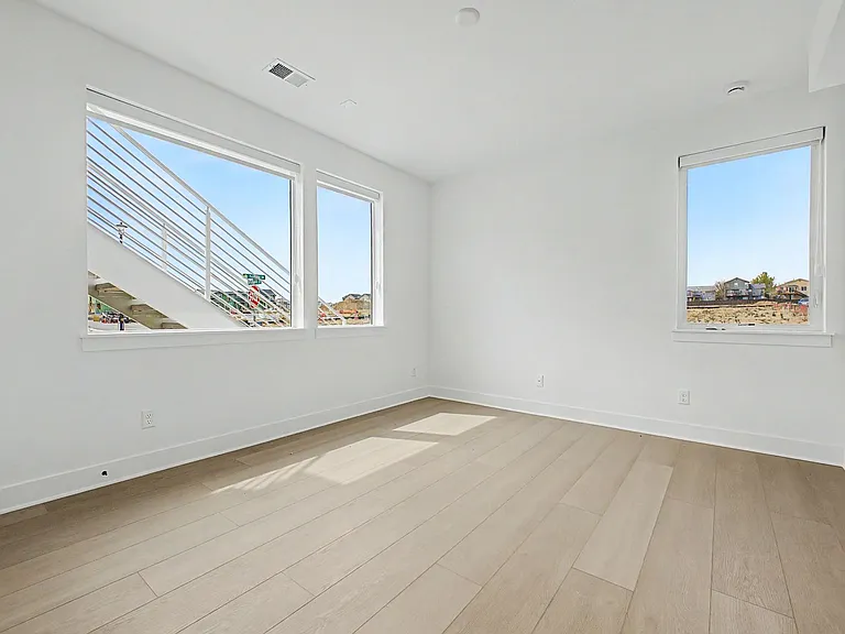 707 Saddle Dr — Photo 29