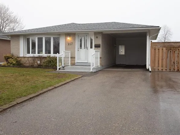 227 Hazelglen Dr, Kitchener, ON N2M 2E6