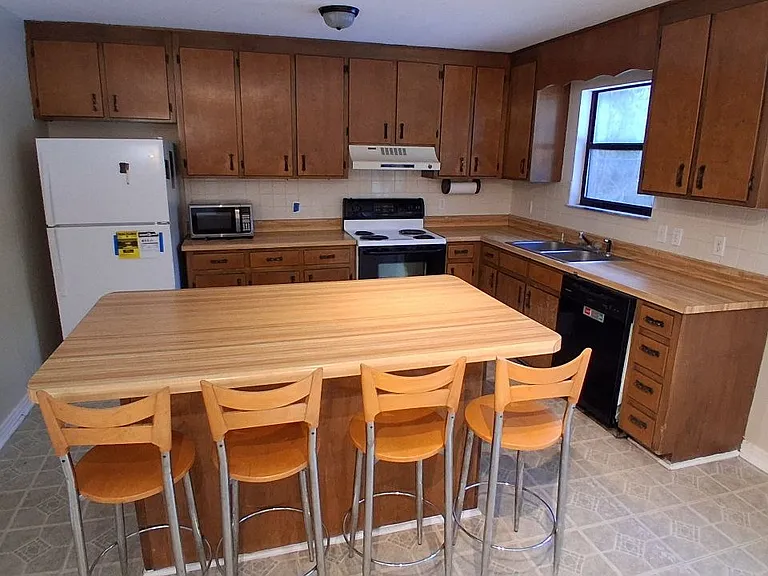 1016 NW 12th Ave — Photo 11
