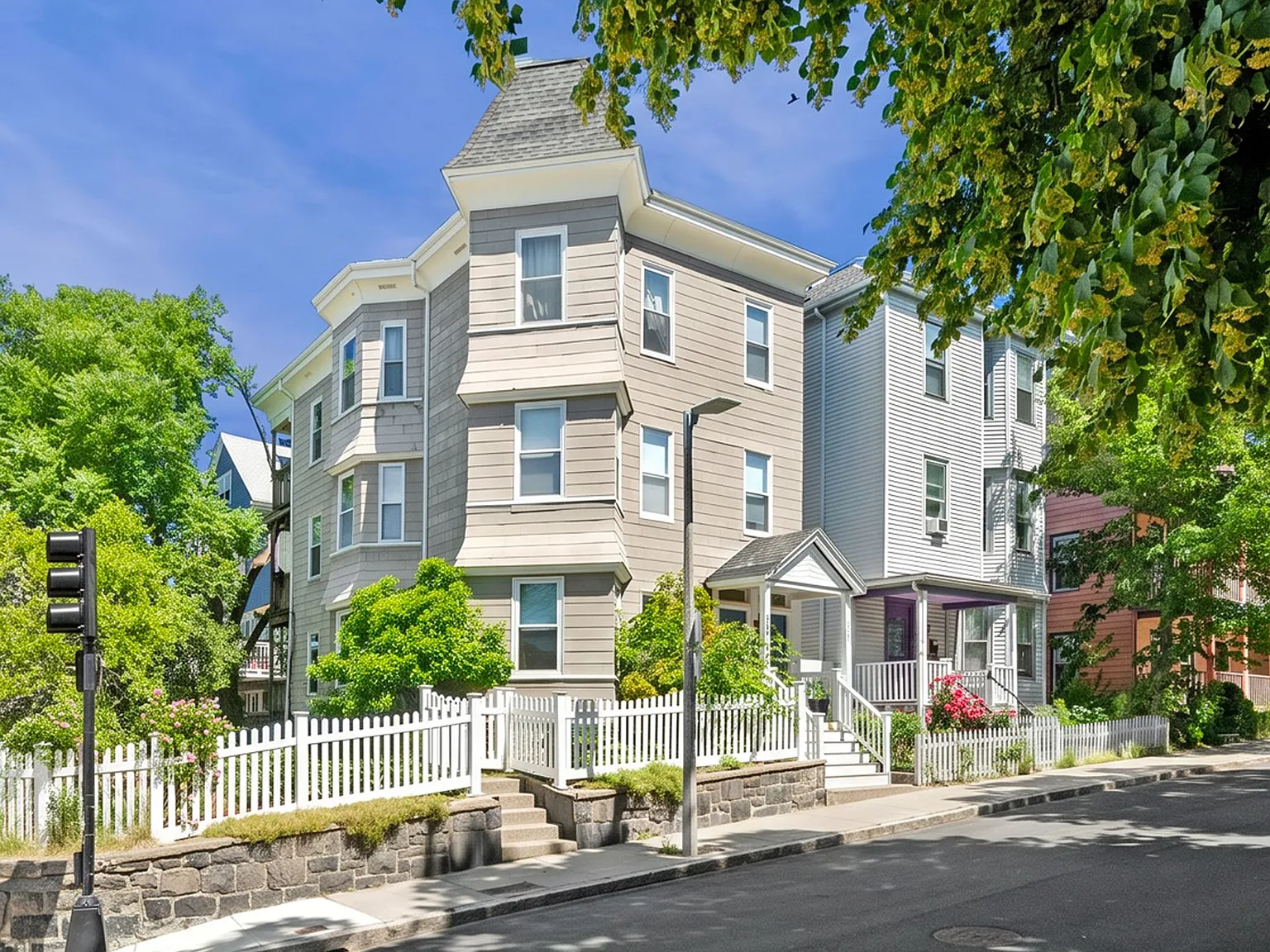 2 bed, 820 sqft, $2,600 — Photo 4