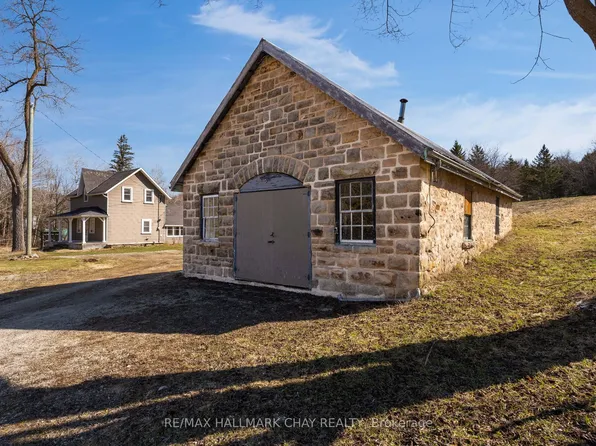 8997 County Road 9, Clearview, ON L0M 1G0