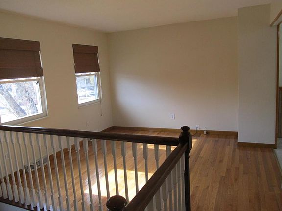 3rd image of 1515 Fairlawn Ct