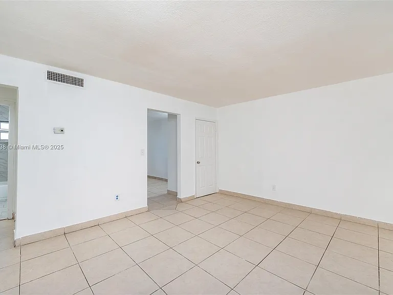 520 SW Krome Ter #1 — Photo 15