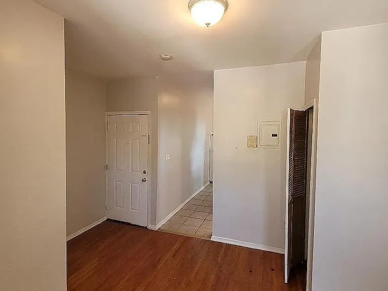 210 N 15th St #9C — Photo 8