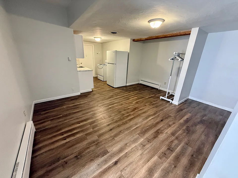 42 Main St #6