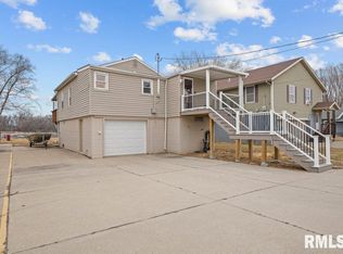 2013 S Shore Dr, Moline, IL 61265