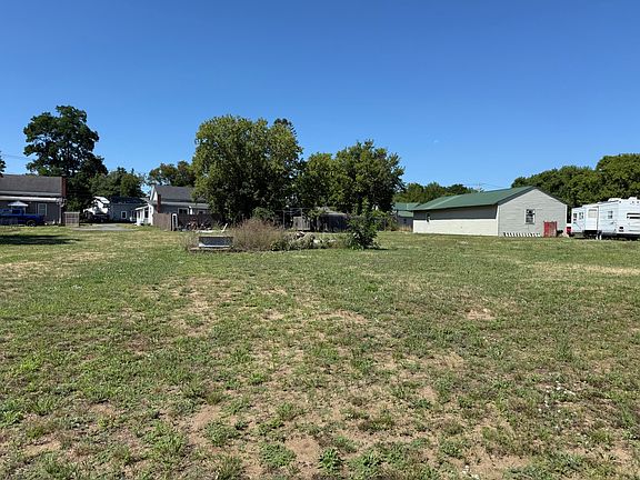 4th image of 1854 Main St