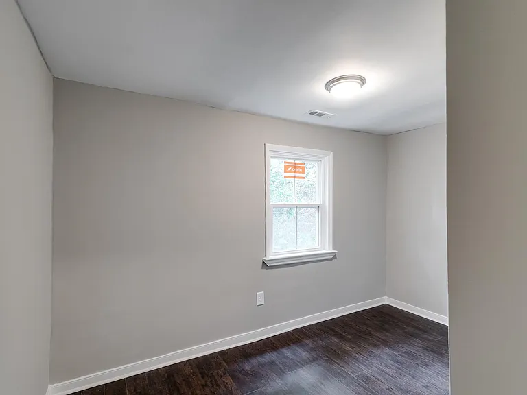 2112 Newbourne St — Photo 14