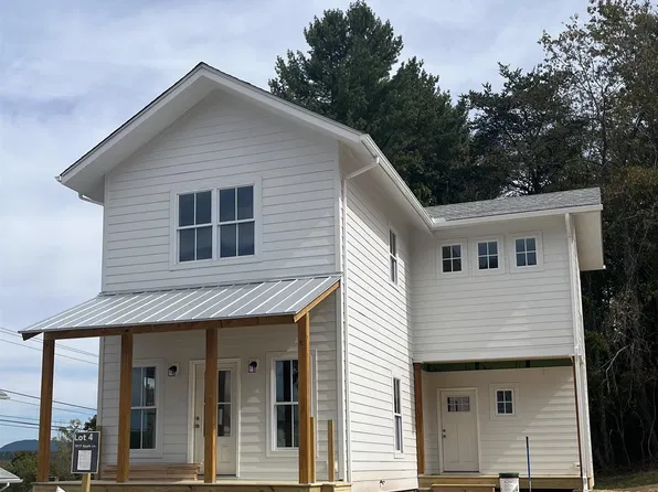 7017 Apple Ln, Blacksburg, VA 24060