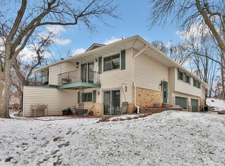 3663 Granada Cir N, Oakdale, MN 55128