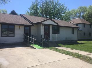 713 13th Ave, Clarkfield, MN 56223