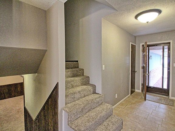4th image of 2504 E Lamplighter Ln
