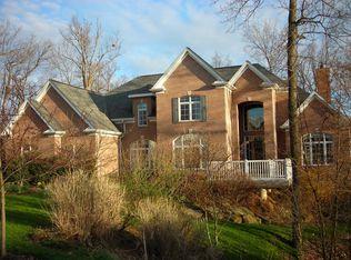 614 Saint Lawrence Ln, Gibsonia, PA 15044
