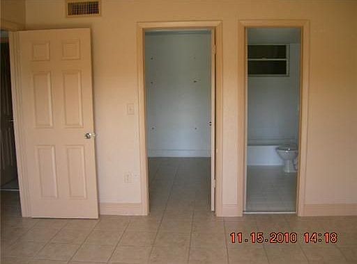 5th image of 1481 W 41st St APT 113