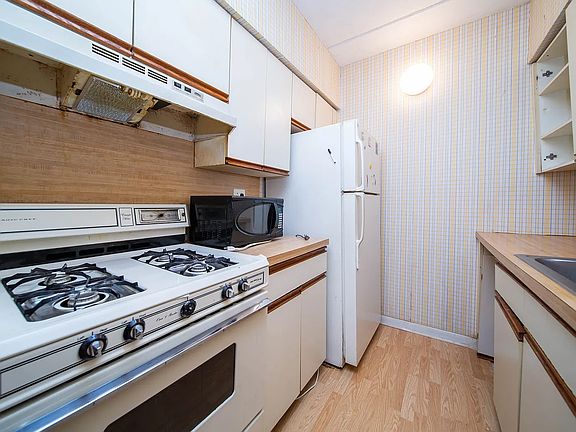 4th image of 170-20 Crocheron Ave #G2